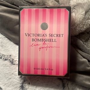 NEW! Victoria’s Secret Bombshell Perfume 3.4oz